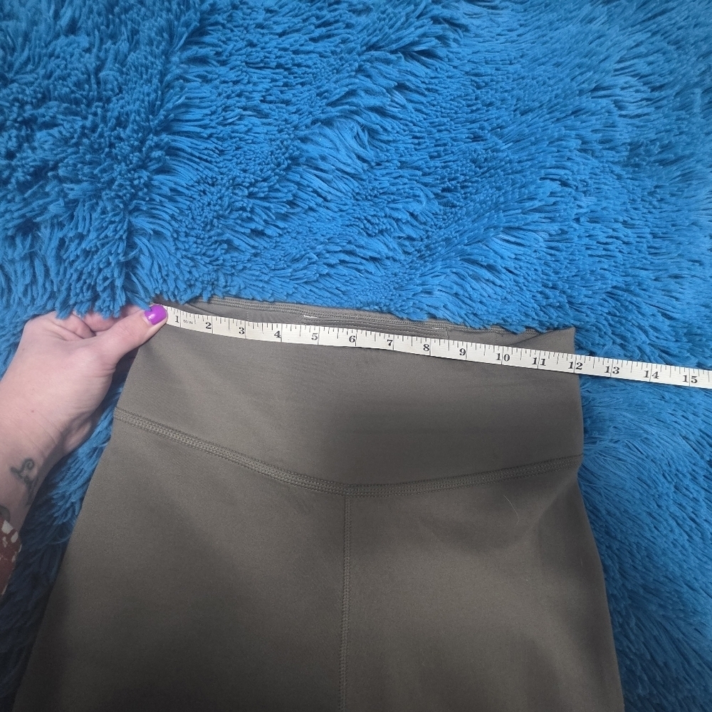Nike Therma Fit One Mid Rise Leggings Size Small Olive Green - Picture 10 of 10